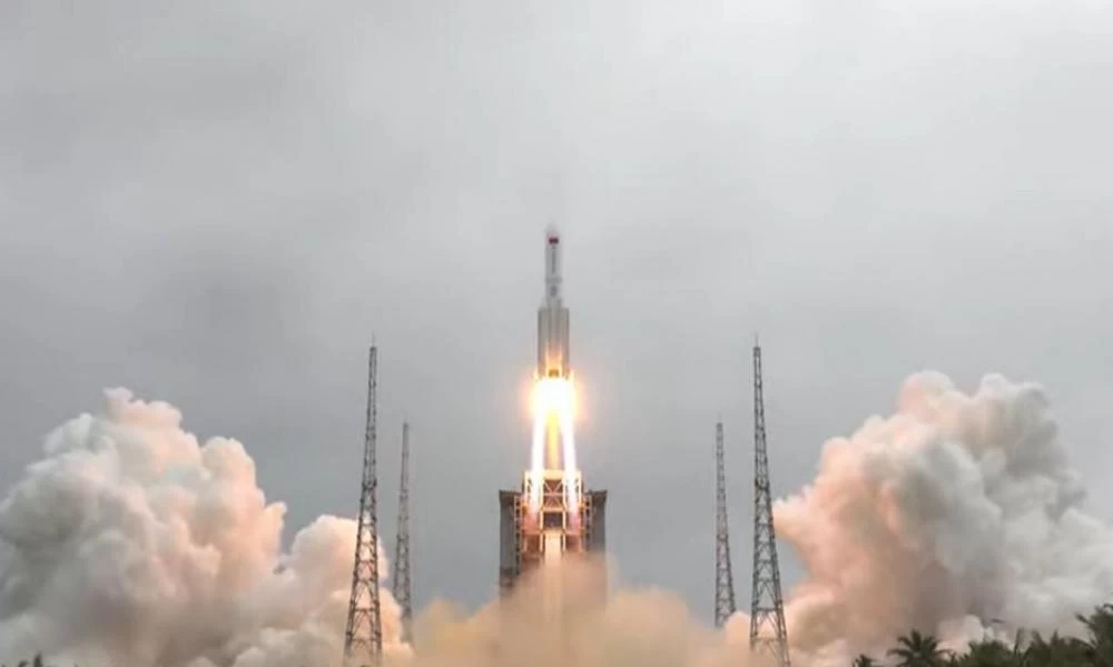 Σε ποιο σημείο στη Γη αναμένεται ότι θα πέσει ο κινεζικός πύραυλος 21 τόνων